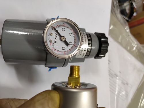 空气过滤减压阀1 qfh-261配套小压力表为上海赛途仪器仪表生产,量程0